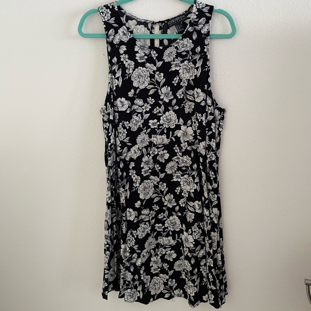 Forever 21 black and white floral dress 1X
